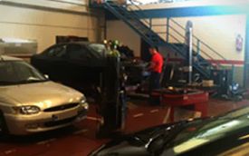 Fe-Cars vehículos en taller mecánico